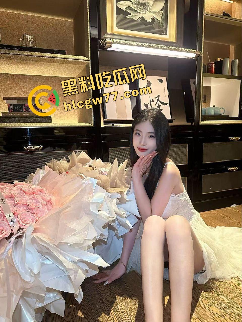 秦皇岛调教大神把JK学生妹从口交小白训成舔棒狂魔，一开始说不会含，结果舔着舔着求射嘴里！-2