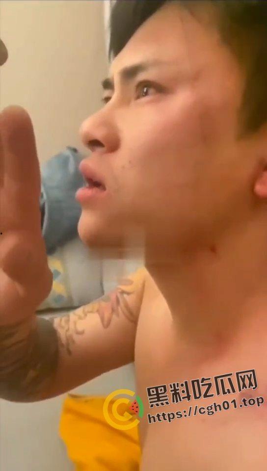 上阵父子兵！爸爸带着儿子捉奸妈妈  小三被打头破血流 儿子表示我妈的逼只有我爸能操-4