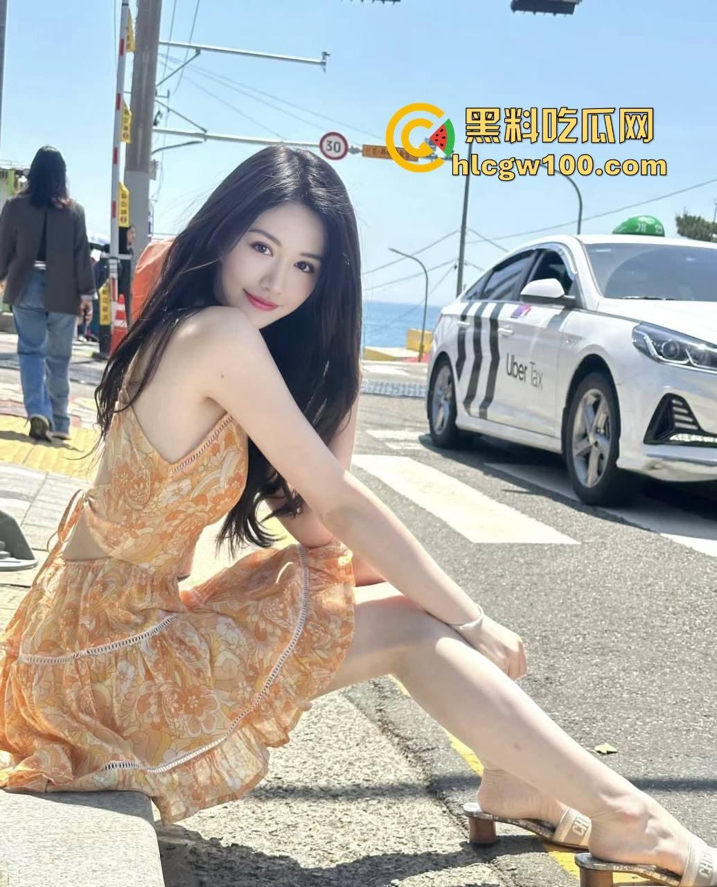 兰州御姐【周嘉怡】欲望压不住，大龄剩女黑丝诱惑被拉到公寓暴力输出，淫水横流浪叫到腿软，这火力真绝了！-12