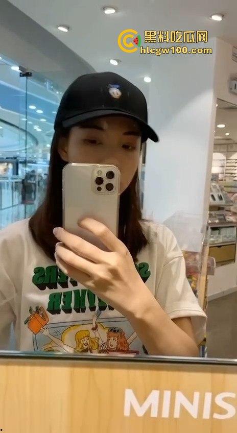 河南驻马店医院反差小护士【吴新园】分手后被渣男爆出性爱视频，看着是又骚又纯洁。-7