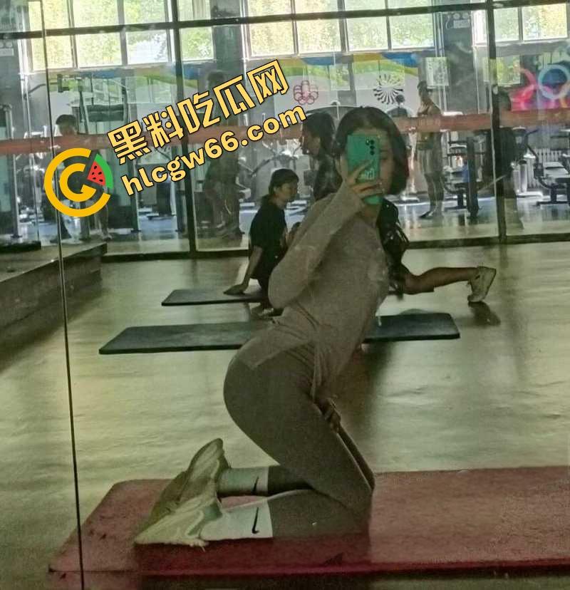 河北反差心机婊【周倩倩】拍自慰勾人约炮，见面只收钱不张腿，最终被网友爆得尸骨无存！-1