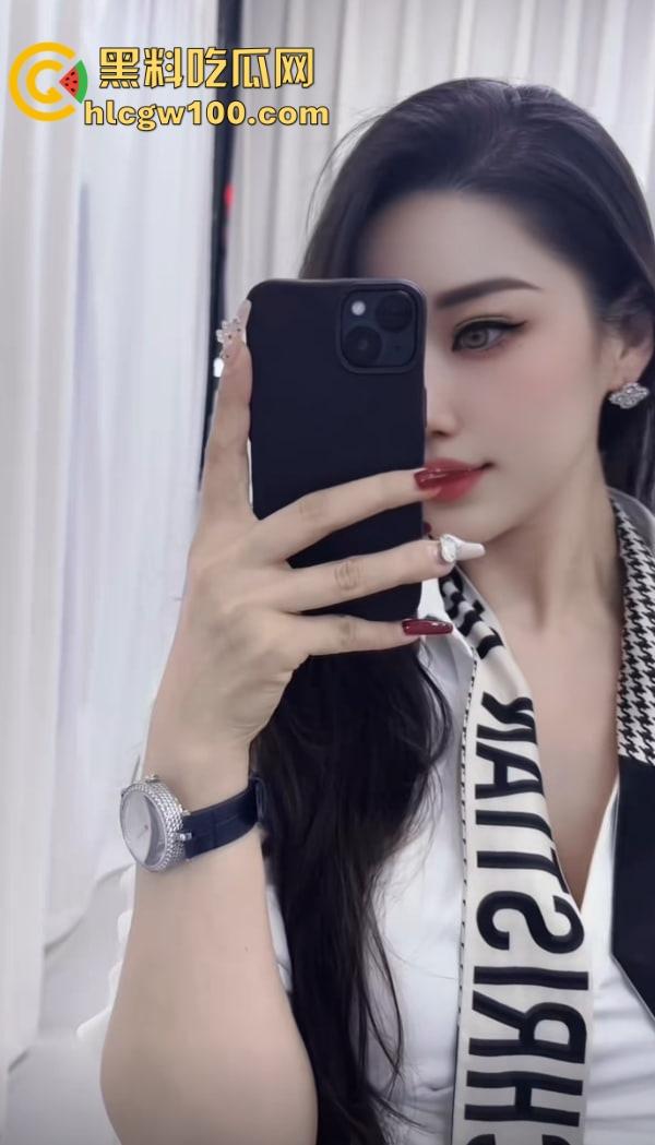 抖音高挑性感御姐网红『C姨 』定制福利自慰扣穴性爱流出 高贵气质完美身材榨精女神，做金主听话的奴隶！-6