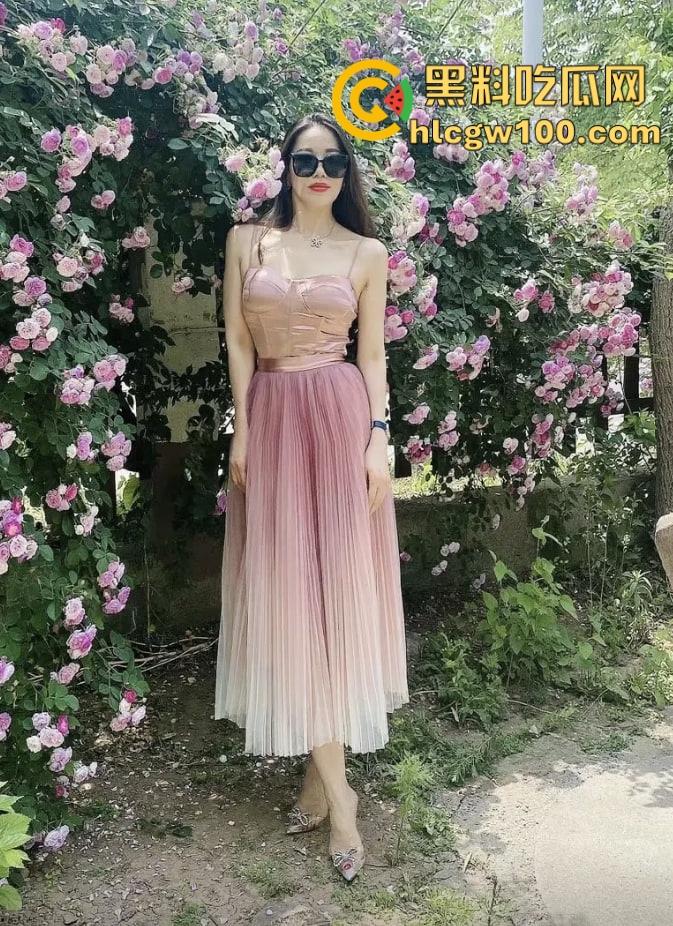 抖音高挑性感御姐网红『C姨 』定制福利自慰扣穴性爱流出 高贵气质完美身材榨精女神，做金主听话的奴隶！-12