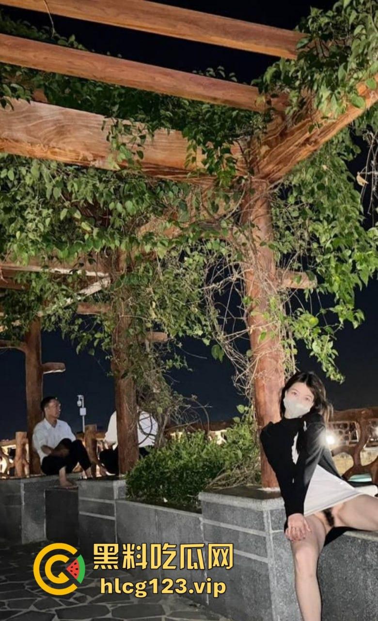 清纯小美女变身小母狗！露脸私拍泄密，调教啪啪玩的飞起，床上风骚到不行！-2