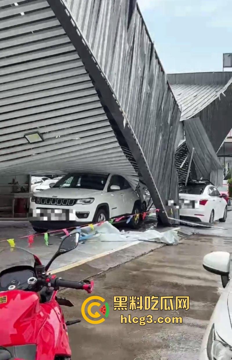 一觉醒来 天都塌了！宜宾市上江北二手车市场垮塌！精品车成了事故车！-6