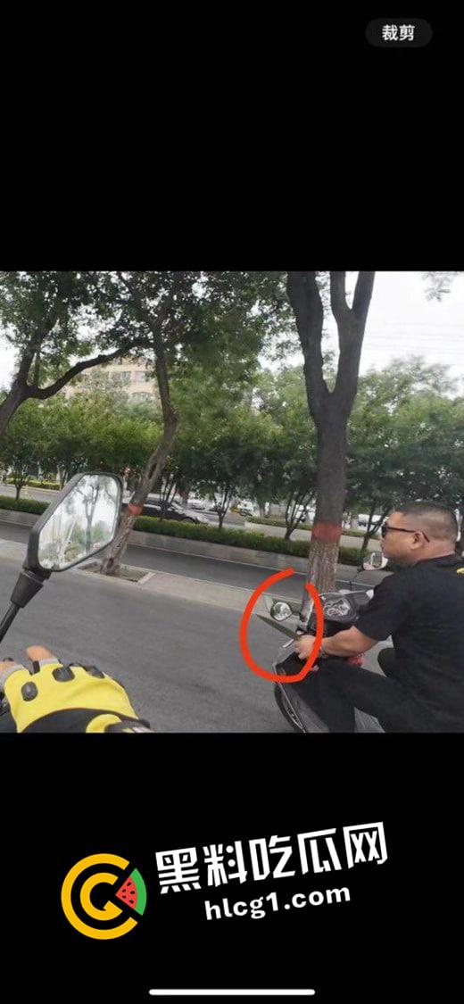 河南大瓜！安阳凶杀案 路边男子持刀报复社会当场捅死女子 外卖小哥记录下全程 视频流出-2