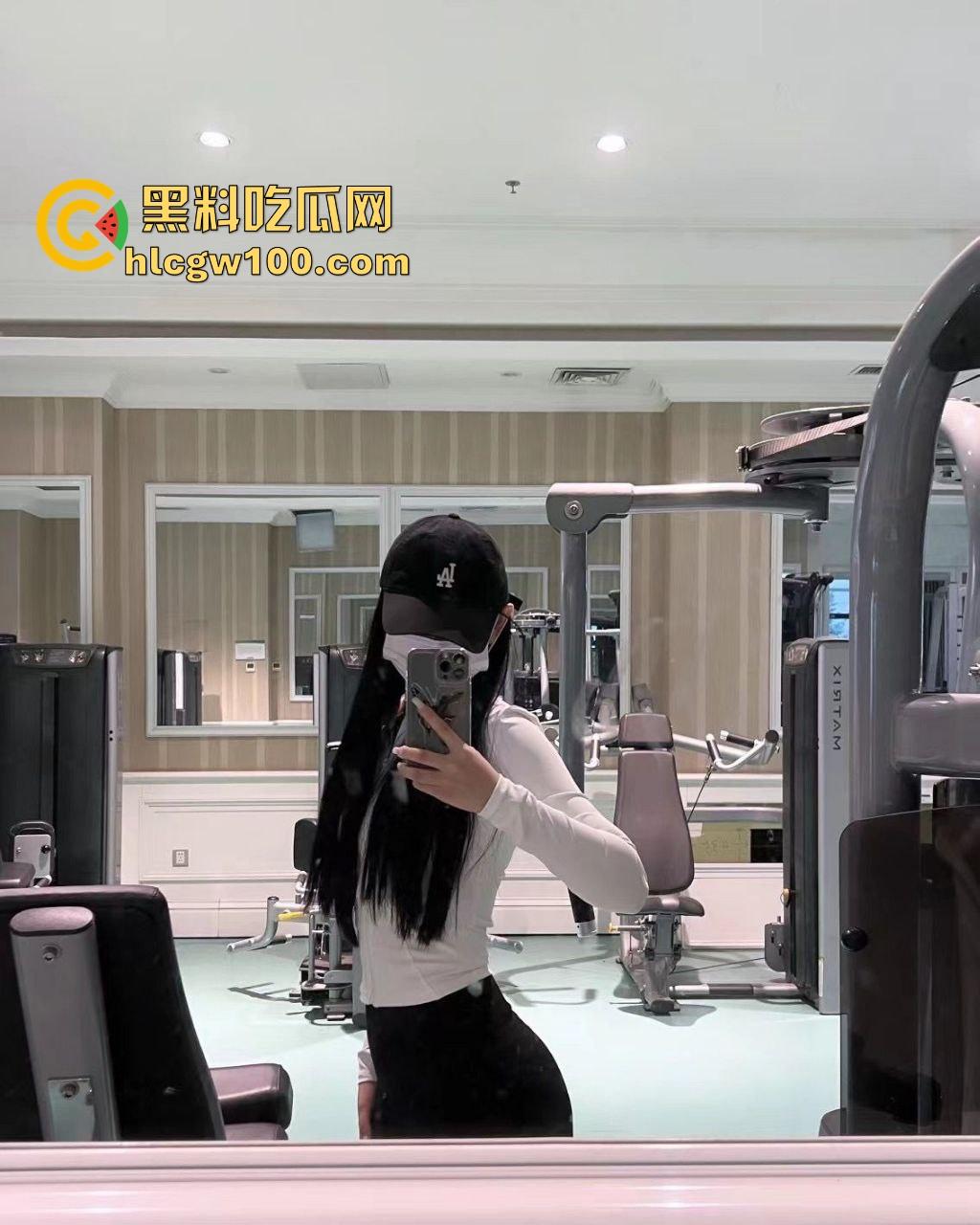 哈尔滨【孟清妍】母狗本性大曝光，男友露脸啪啪视频存云盘，兄弟发现后流出，这骚货被调教到啪啪还得挨打！-2