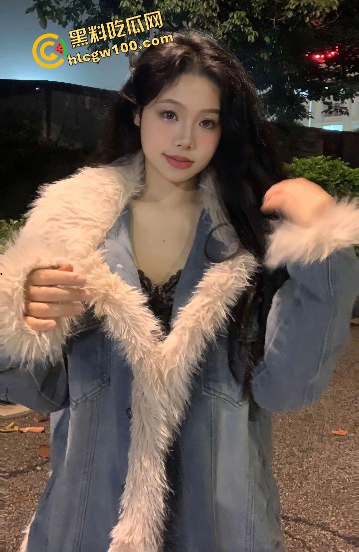 广西柳州韵味骚贱反差婊【谢萌】发骚自拍阴唇喷水，精神小伙暴力后入塞满骚逼！独家曝光流出！-3