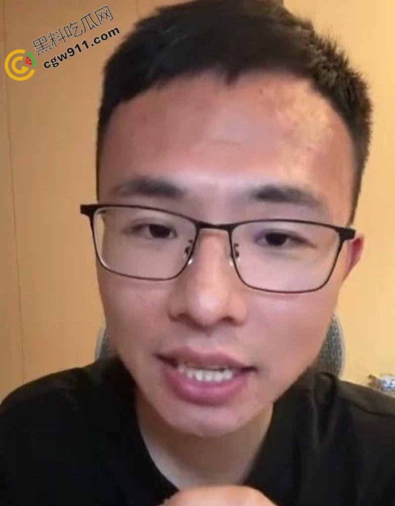 河南抖音博主【户晨风】酒店厕所大战女粉丝视频流出！白皙肌肤美乳乱颤，疯传全网激起狂潮！-2