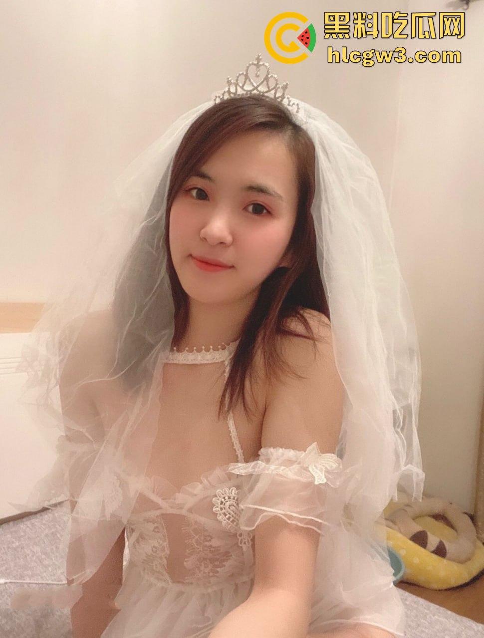 新婚夫妻为钱向猥琐房东低头！年轻丈夫眼睁睁看着新娘沦为床上玩物，羞愧无助自责不已！-10