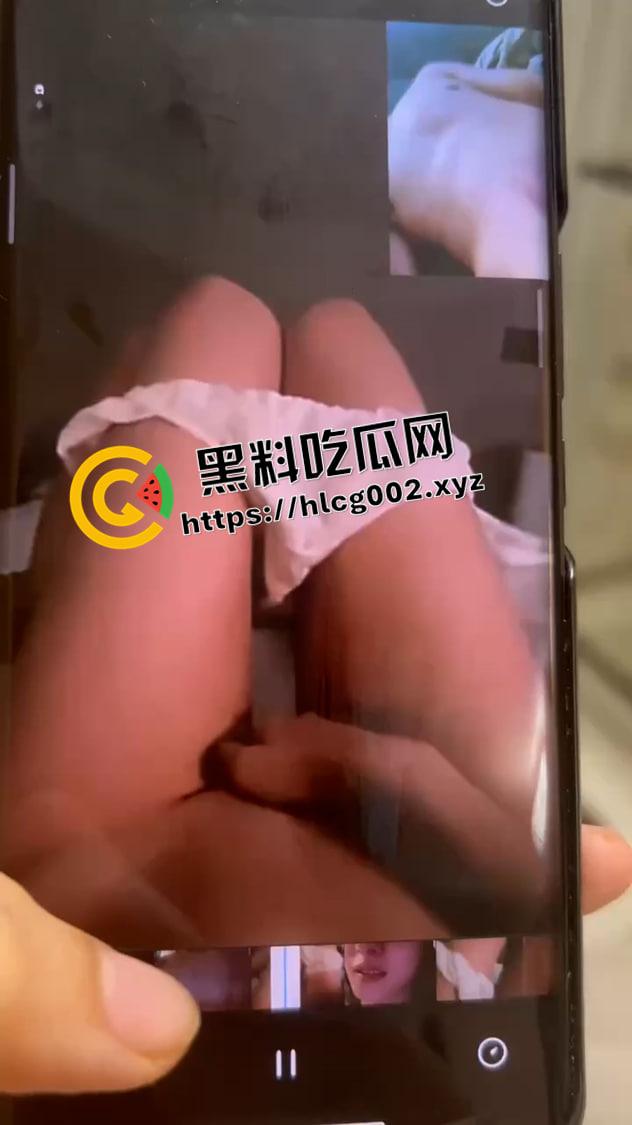 当红明星【胡连馨】网传二十分钟私密视频流出 裸聊抠逼 男主疑似为【于适】-5