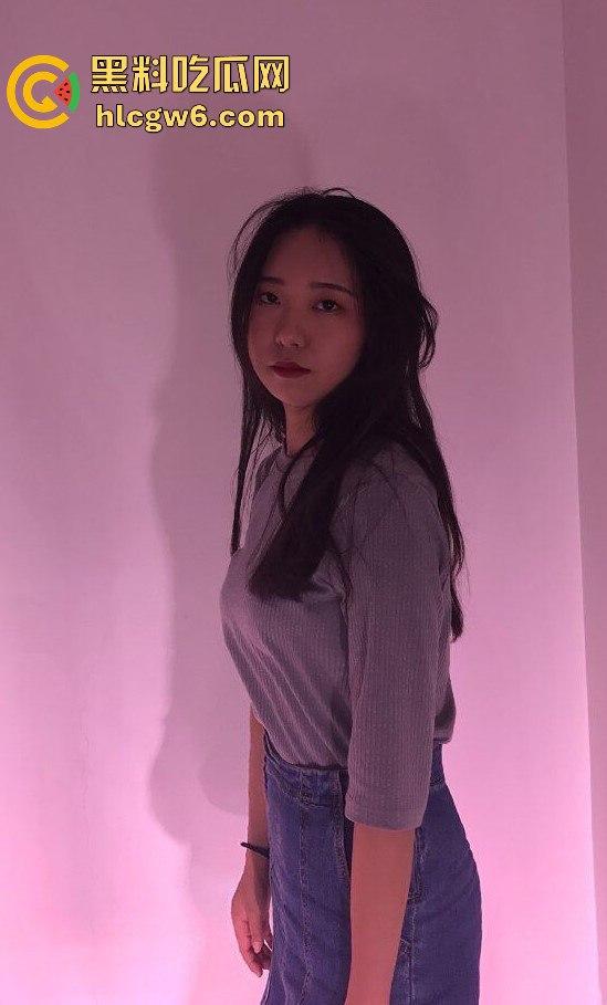 福建男人的噩梦与天堂，眼镜幼师【颜思妤】骚浪到极致，公交车体质每天约炮，口技顶到让人腿软！-6