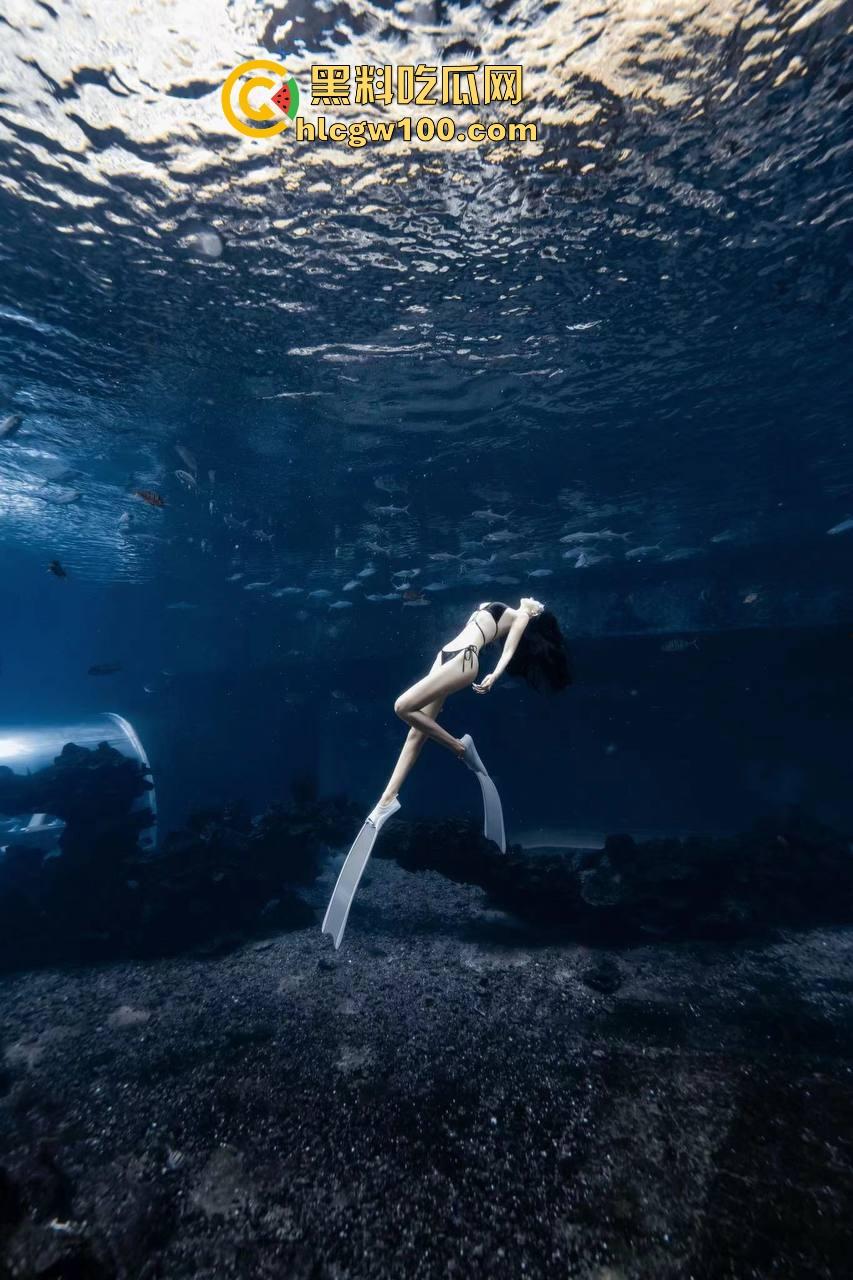 调教大神操翻00后极品嫩妹,肛塞捆绑深喉全套调教,前凸后翘嫩穴被掰开腿无套狂抽!-6