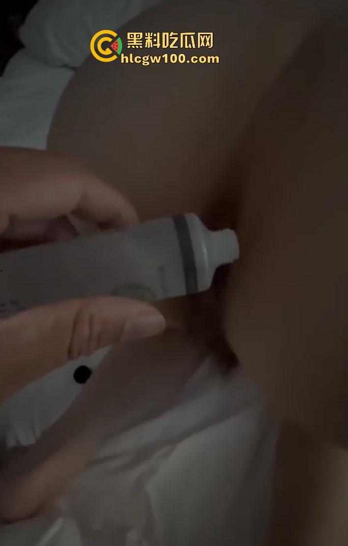 调教大神操翻00后极品嫩妹,肛塞捆绑深喉全套调教,前凸后翘嫩穴被掰开腿无套狂抽!-9