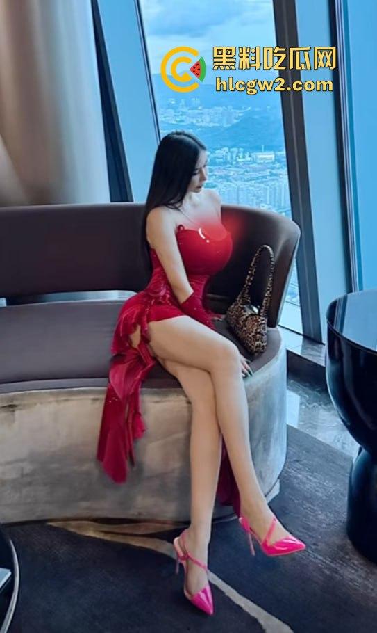 抖音40W粉丝网红『金美娜』性爱视频独家曝光 大奶情趣制服侍奉导演尺度无下限  奶子晃得比剧情还精彩！-9