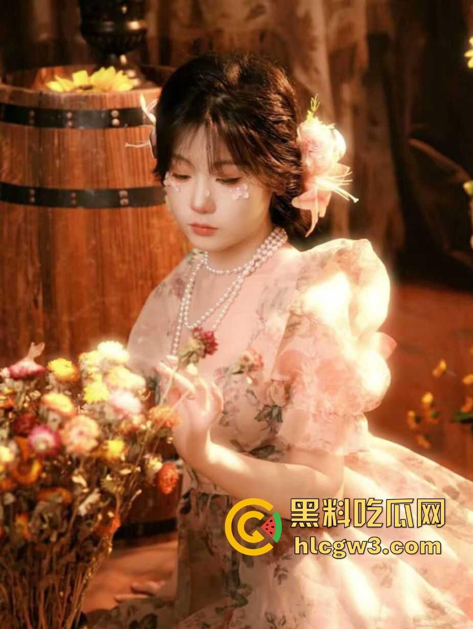 吉林大学甜美学妹『张艺涵』自慰骚照满天飞,清纯脸皮遮不住骚得掉渣的母狗心,网调可以接受圣水洗礼!-13