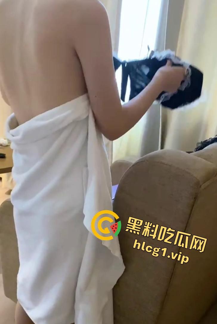 终于搞定小姨子！自带情趣制服，中途男朋友竟然查岗，这骚穴真是润得不行！-4