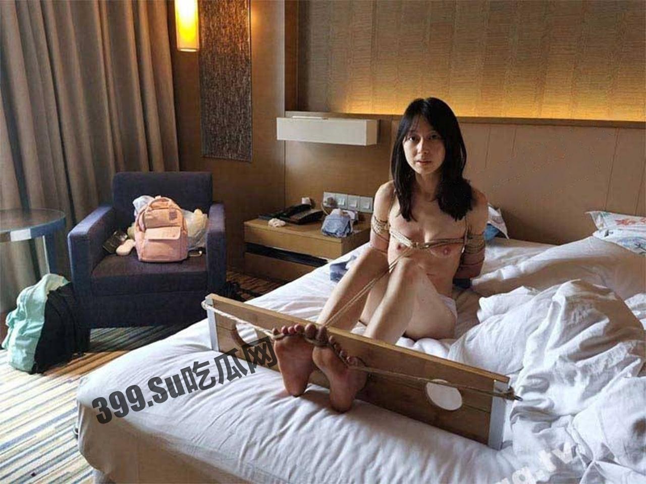 淬炼商学院 别都学院 19 级李启丹 SM 深度爱好者 捆绑、抽打、图钉插入！极度清纯反差婊-7