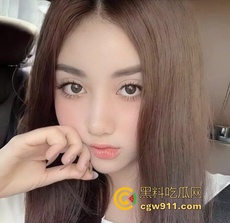 北京极品尤物名媛【董美玲】私拍曝光，跪地给富豪男友深喉口爆，口技一流，又是羡慕有钱人的一天！-1