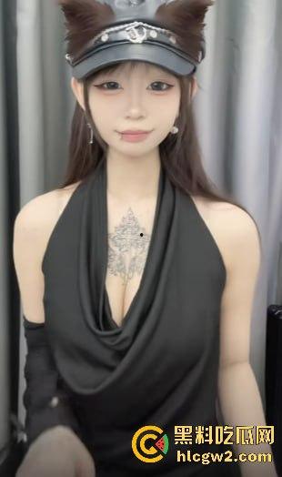 抖音精神小妹【小小姜】翻车！两万粉丝的她竟是隐藏福利姬，高价私密内容被曝光！-16