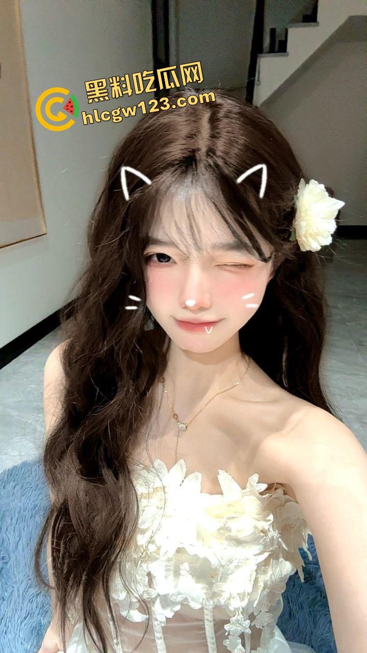 北京夜生活怎么玩？3个骚屁股排排站抽得啪啪响，富哥轮流抽射，汗的汗死，涝的涝死！-9