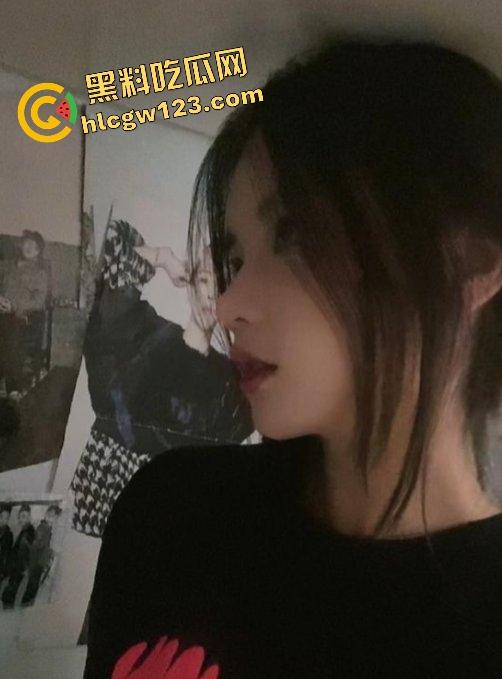 北京夜生活怎么玩？3个骚屁股排排站抽得啪啪响，富哥轮流抽射，汗的汗死，涝的涝死！-11