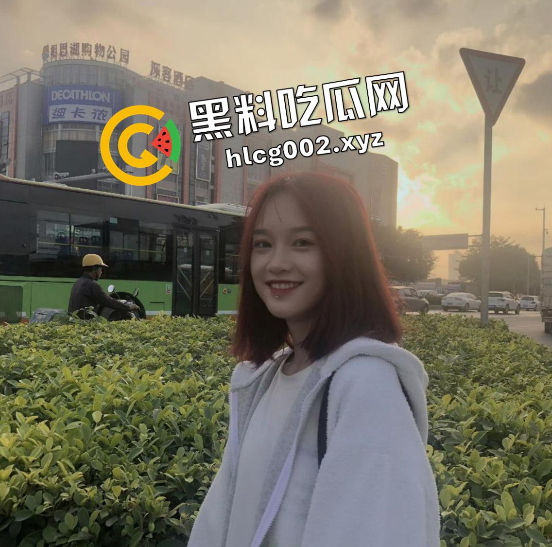 广西农业职业技术学院【韦慧雯】下海黄播 邀请小姐妹百合热吻 嫩穴特写展示 少走二十年弯路啊-3