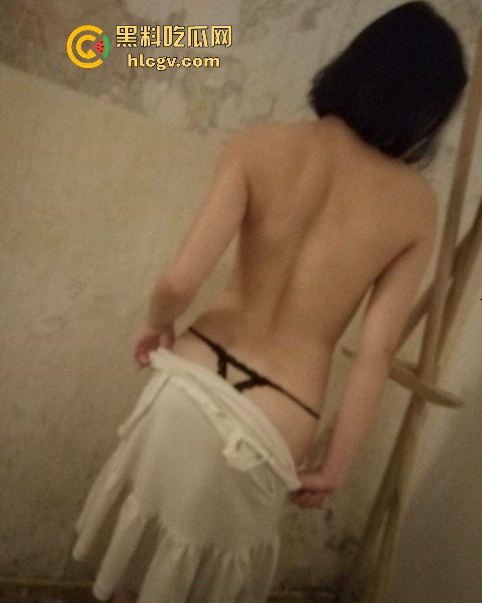 邻家女神【林琳】的清纯与性感反差美,瓜友直呼过目不忘,想要一探究竟!-9