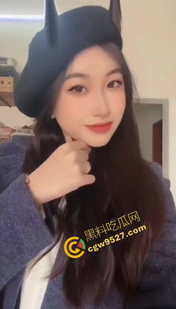 湖南人妻【王春艳】性瘾超强，刚出月子就偷情约炮，孩子一边吃奶，骚穴一边被操，真是淫荡至极-1