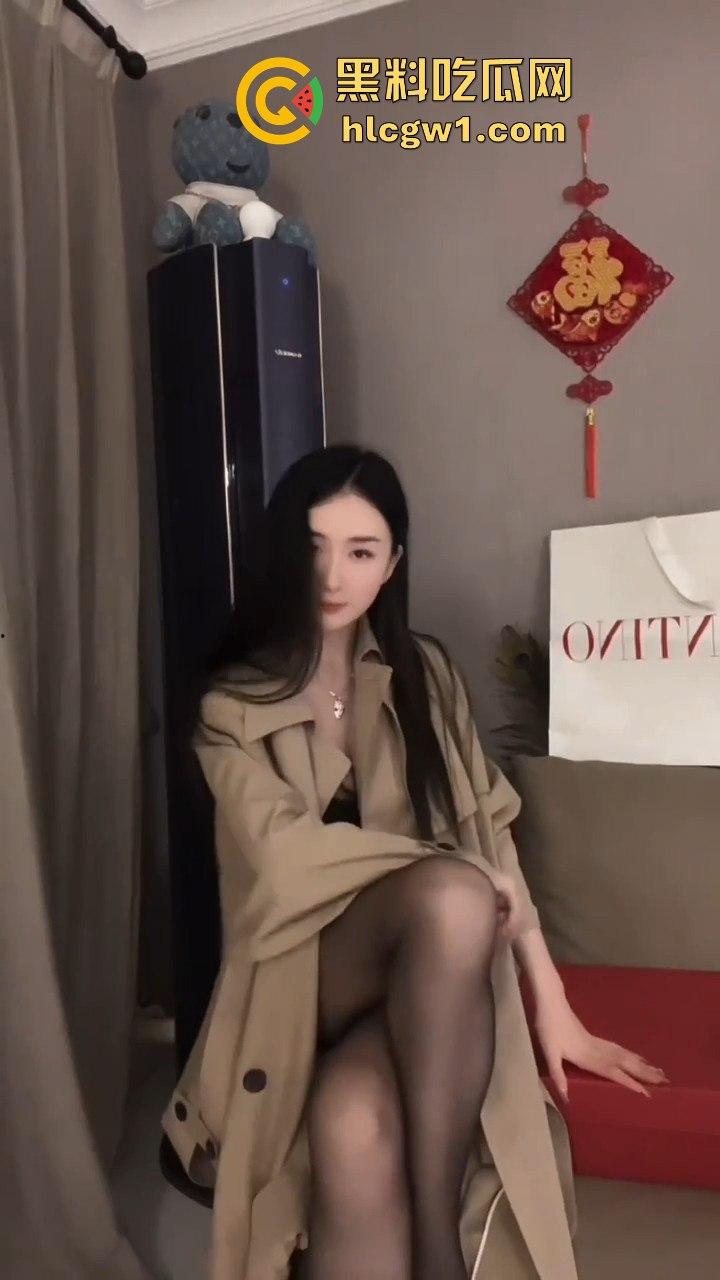 抖音山寨杨幂网红『小幂幂』黑丝跳骚舞捞金，杨幂粉大哥直言操不到真幂，那就狂操这仿版贱货解馋解渴！-11