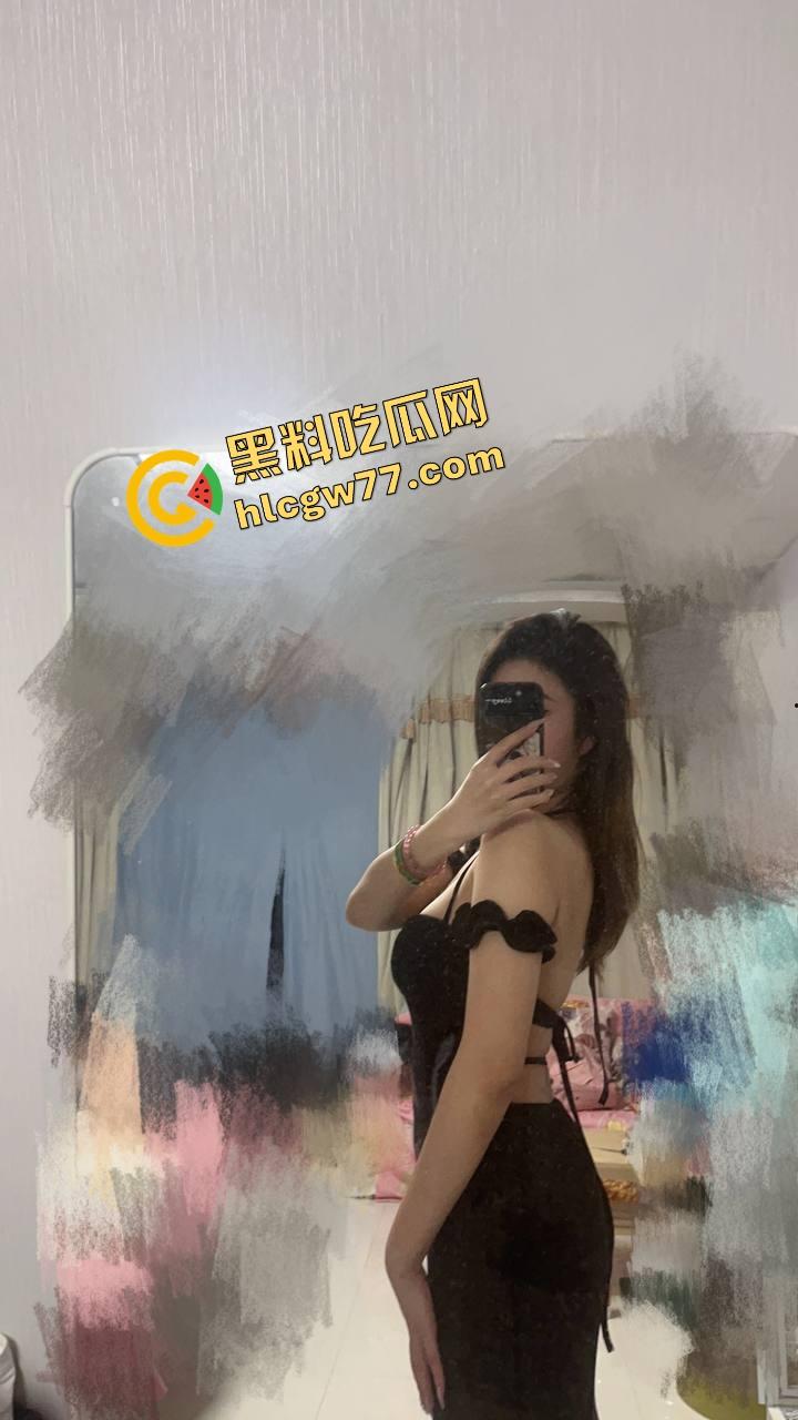 上海极品前女友【李海元】巨乳晃动毒龙深喉，分手后反差母狗身份曝光，骚得连鸡巴都哭了！-1