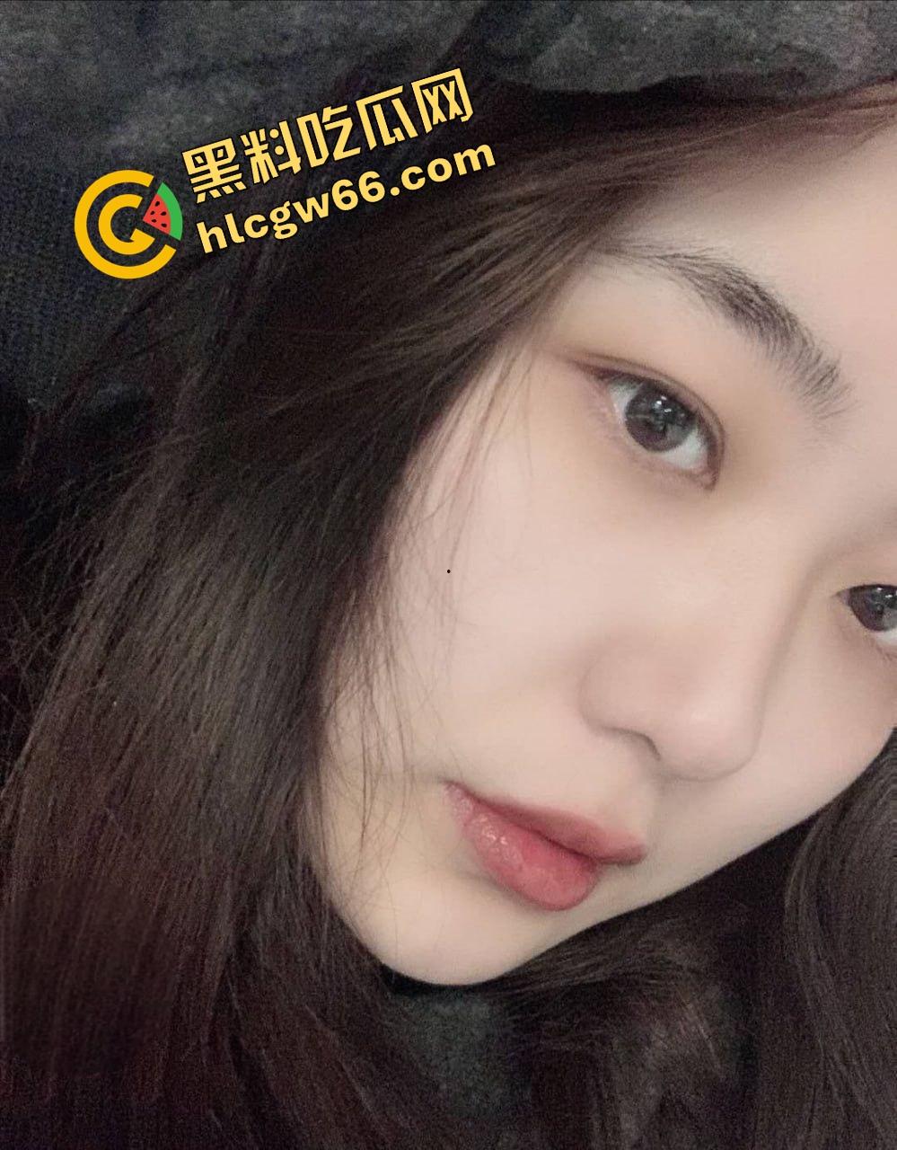 西安音乐学院反差婊【夏雨】欣操逼骚话连天，白嫩美乳被揉爆 深喉口爆内射爽到爆！-1