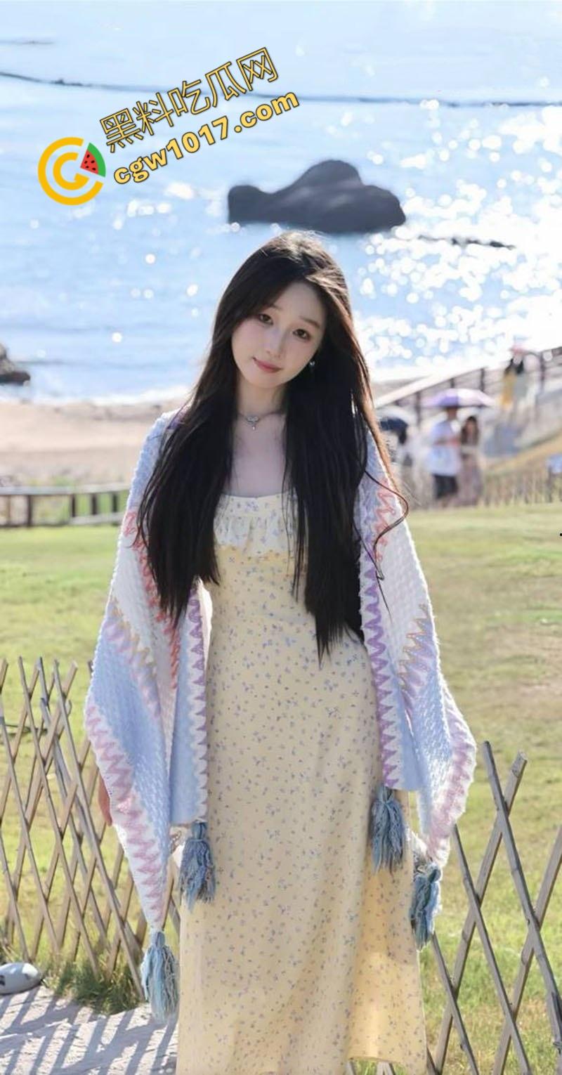 广东校花【羽欣晴】白天纯情学生，夜晚深喉神技，蜜口舔吞吸取精液，喷溅喉咙，诱惑无限，骚劲儿直冲天际-1