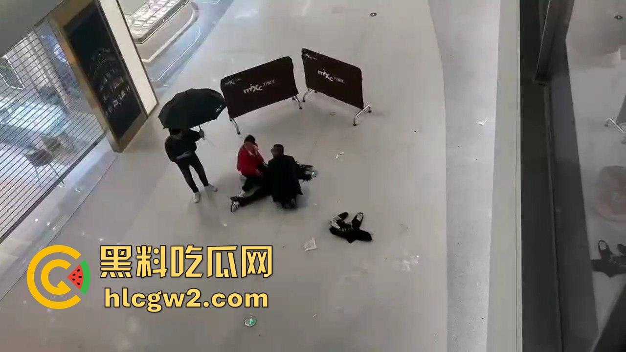 济宁新开商场小女孩从四楼坠落，不幸离世，疑因电梯事故酿成悲剧！-9