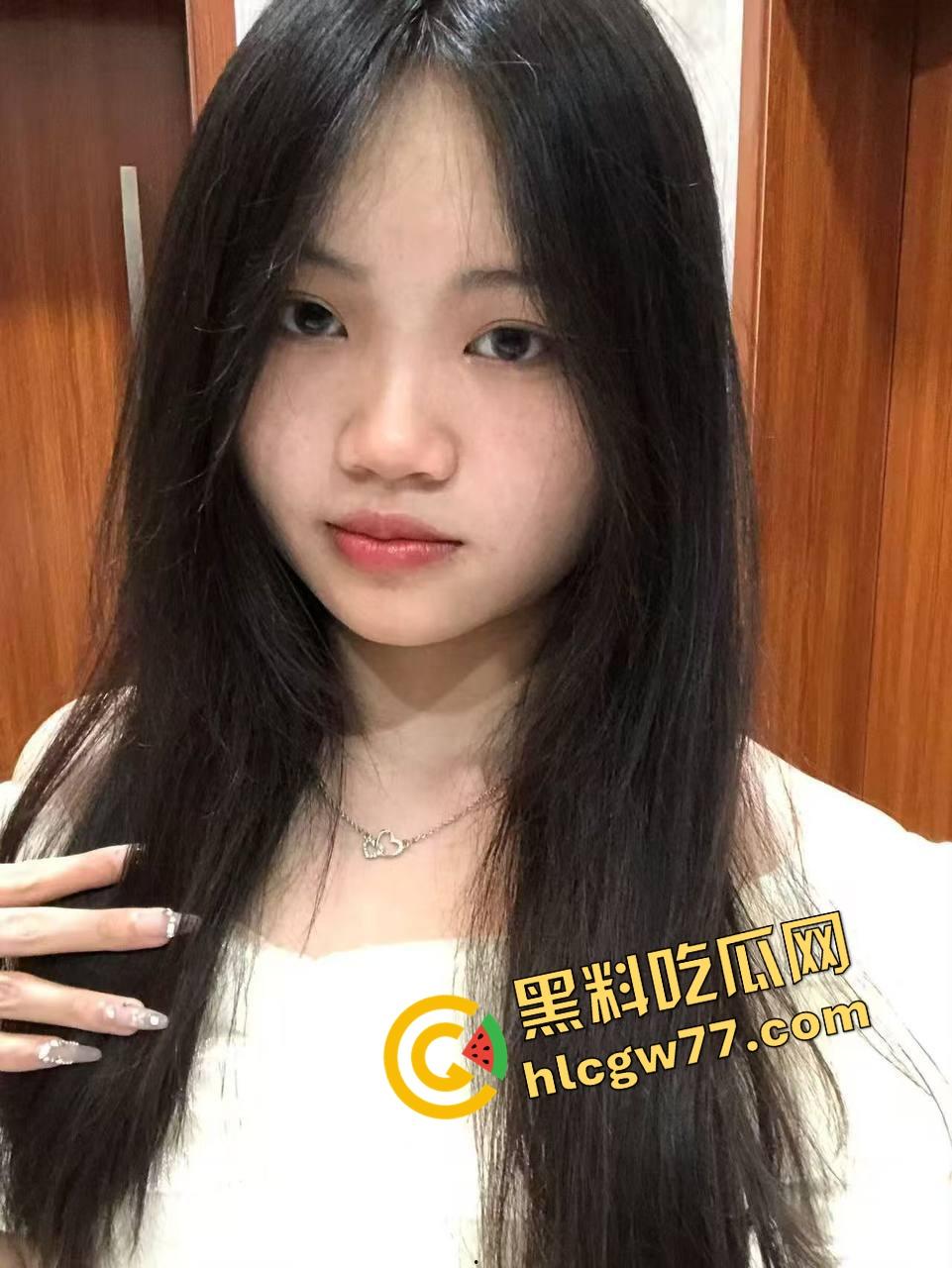 南昌财院【钱西西】面试前刚写完入党申请书，晚上就给人骑，床上爽的脸都被干变形！-1