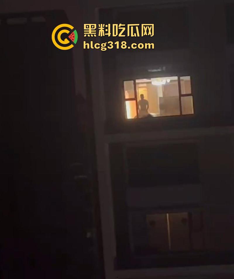 商务套房惊现落地窗前激情做爱！灯也不关窗帘也不拉 多种姿势爆操打桩不停 看得人饥渴难耐！-7
