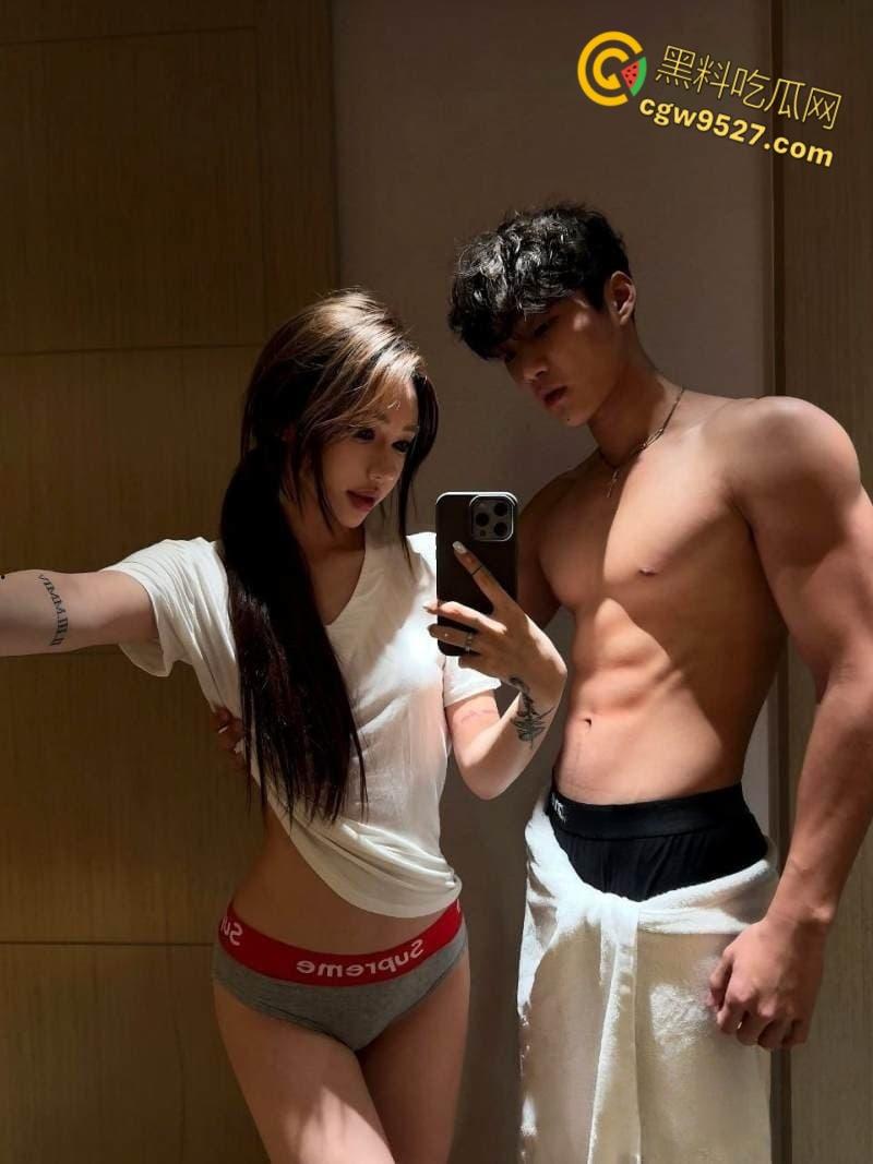 抖音网红【鸡腿弟弟】,肌肉体育生约炮百里送逼的女粉,镜前后入主动录像记录,娇小身材被后入爆操!-3