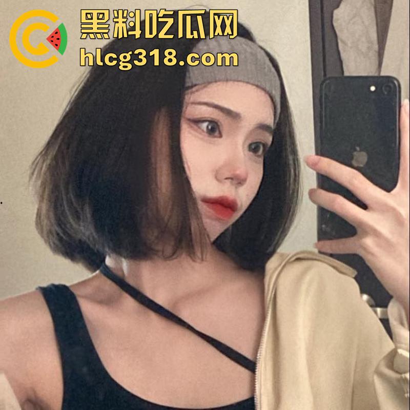 南京艺术学院蜜桃臀【胡雅婷】,外表清纯身材诱人,被疯狂后入蜜桃臀,淫叫声此起彼伏!-4