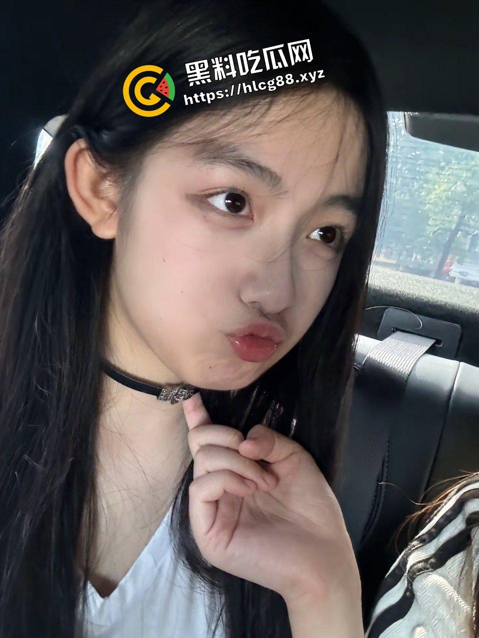 绿帽奴肾虚秒男没性能力秒射，喊上非洲黑人小伙SM爆操淫妻，自己则在一旁观赏加油助威！-3