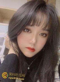 郑州大学第一附属医院护士【孟江雪】，和男同事偷情被男友曝光，经常内射吞精性瘾很大，蕾丝豹纹骑乘榨精 ！-2