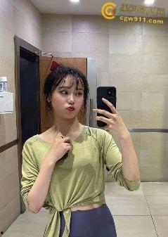 郑州大学第一附属医院护士【孟江雪】，和男同事偷情被男友曝光，经常内射吞精性瘾很大，蕾丝豹纹骑乘榨精 ！-3