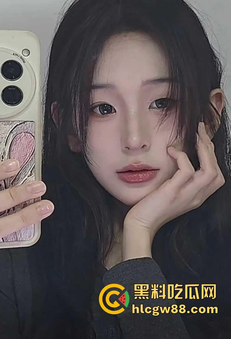 辽宁师范大学钢琴艺考生【刘小萌】高中时期裸聊视频被曝光 小小年纪就骚性大发的母狗 内容炸裂！-2