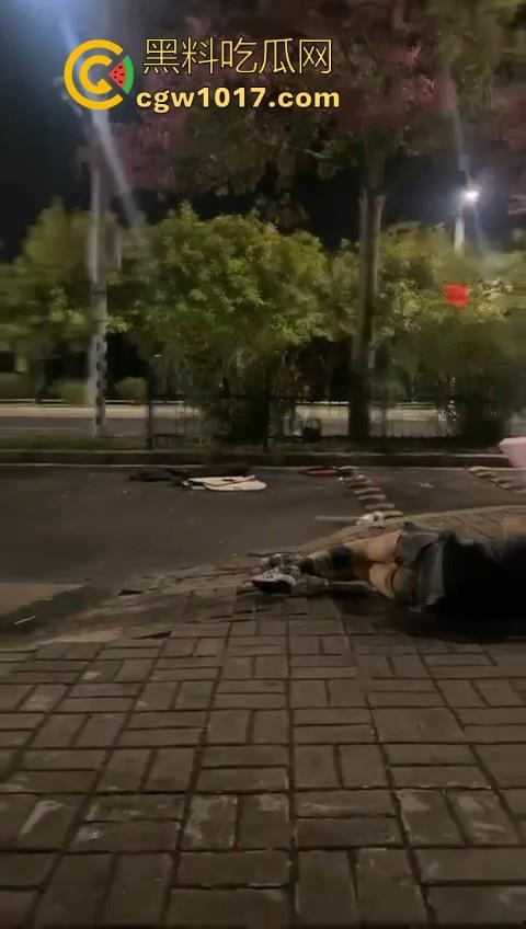 清纯小仙酒后失态没憋住拉一车屎！你这酒也喝不过屎也憋不住是真的才，醒来后怕是要找个洞钻进去囖！-11