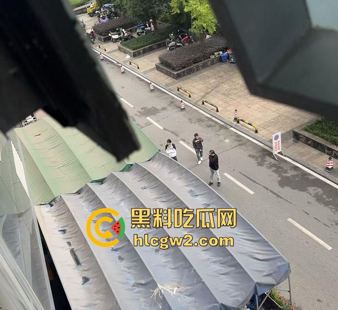 成都猪脚饭店爆雷!潲水桶的油循环再用,健康又美味,老板娘废物利用一绝!-4