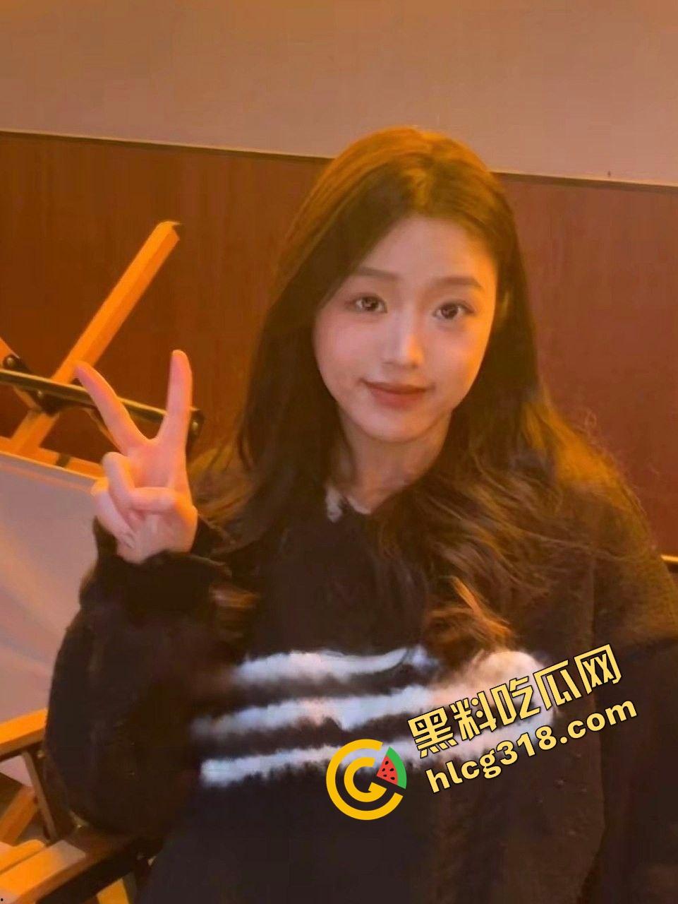 婚后六年操老婆操成亲情，隔壁浪叫勾人，逼肿喷汁操翻天还贪万人干，幻想邻居大屌内射骚货老婆！-6