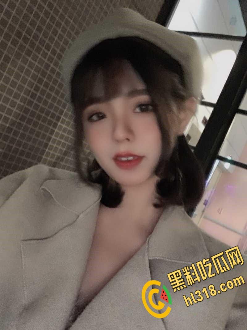 极品大奶反差女，白嫩巨乳脱衣裸舞，假屌抽插嫩穴娇喘连连，渴望的眼神想要大屌操死她 !-3