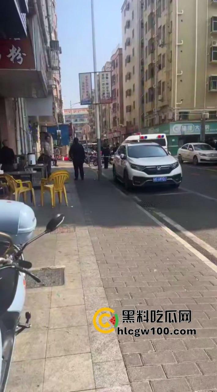 深圳福永桥头惊现亡命刀仔组团报复性随机砍人 死伤一片 还有4个在逃！-7