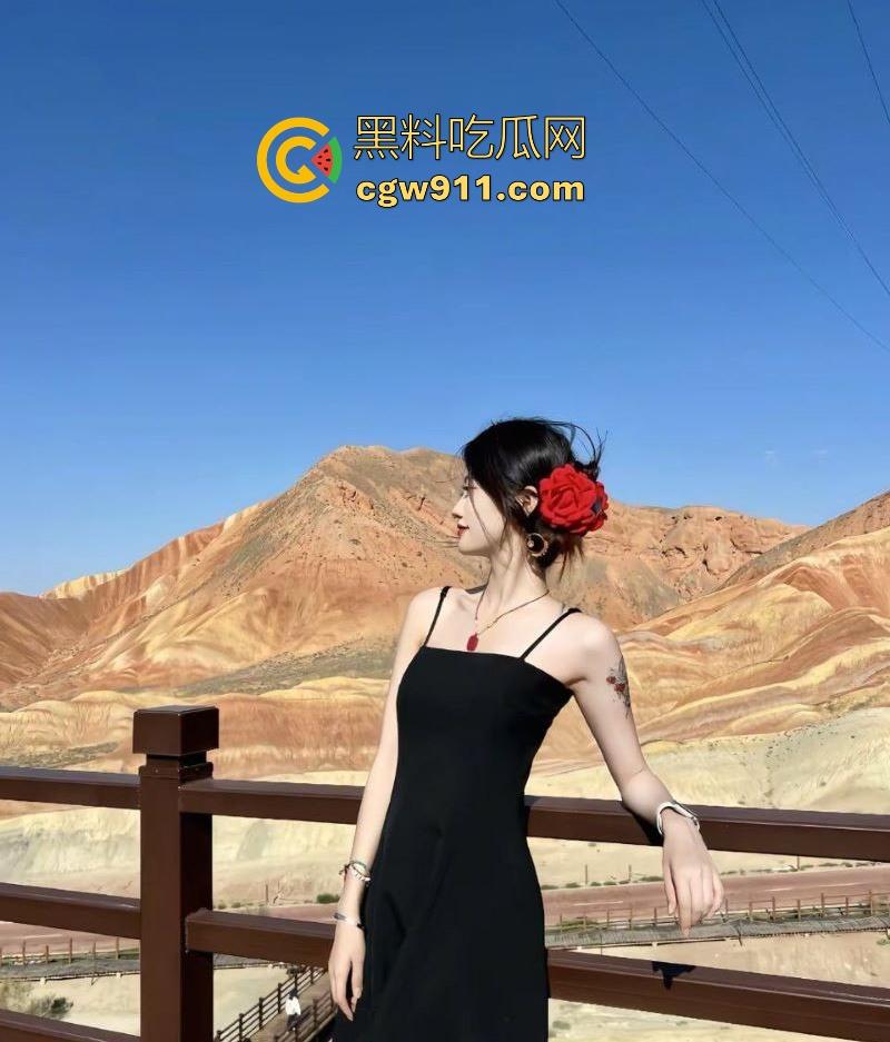 浙江师范大学金融系才女【卢紫琪】高颜值尤物化身魅惑尤物，穿情趣内衣酒店勾魂，猛操打桩甜美呻吟高潮连连！-4