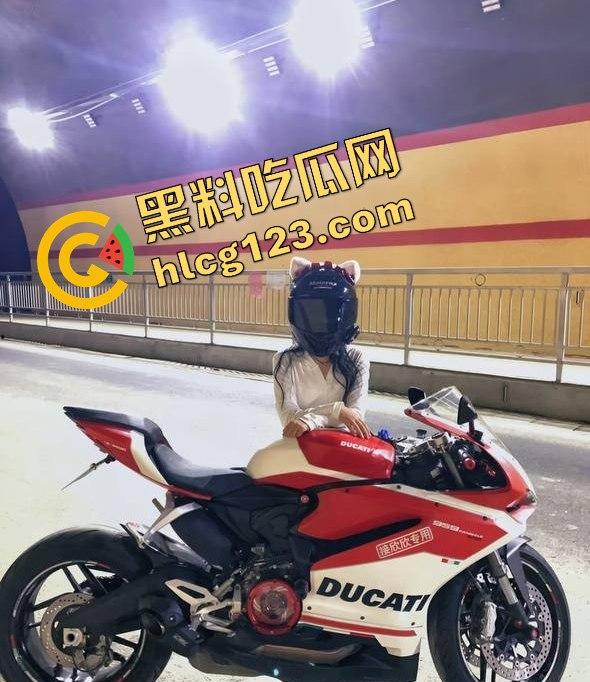 杜卡迪美女骑手林欣幼飙车遭撞飞！口吐鲜血倒地不起，机车女骑再度躺下！-2