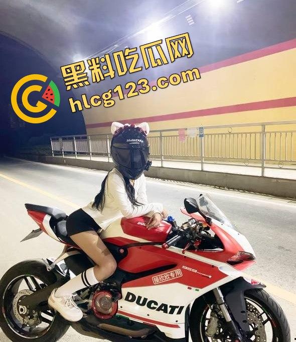 杜卡迪美女骑手林欣幼飙车遭撞飞！口吐鲜血倒地不起，机车女骑再度躺下！-3